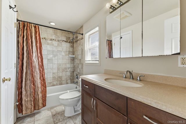 58 Wilson Avenue, Amity Harbor, NY 11701