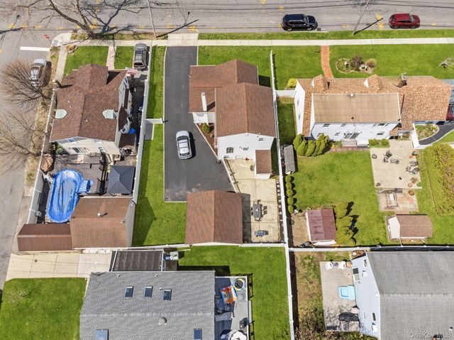 58 Wilson Avenue, Amity Harbor, NY 11701