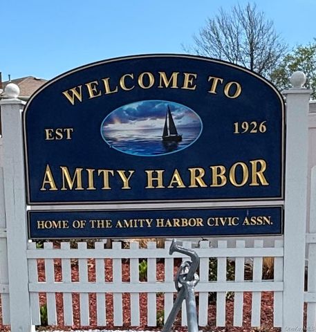 58 Wilson Avenue, Amity Harbor, NY 11701