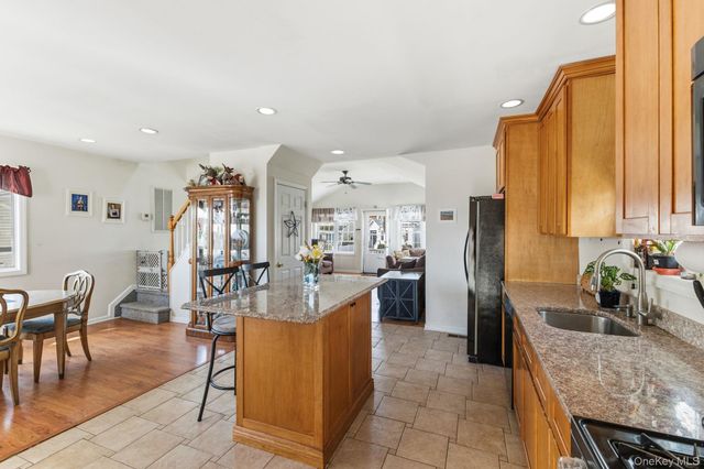 58 Wilson Avenue, Amity Harbor, NY 11701
