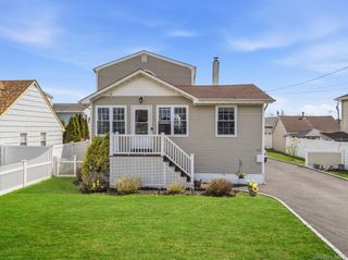 58 Wilson Avenue, Amity Harbor, NY 11701