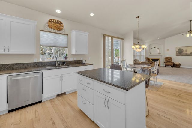 4013 SW Tommy Armour Lane, Redmond, OR 97756