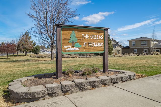 4013 SW Tommy Armour Lane, Redmond, OR 97756