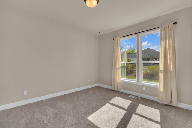 4013 SW Tommy Armour Lane, Redmond, OR 97756