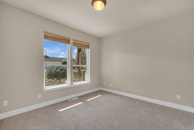 4013 SW Tommy Armour Lane, Redmond, OR 97756