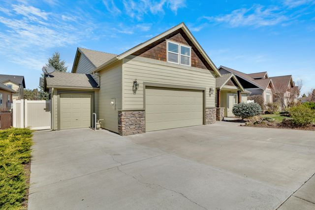 4013 SW Tommy Armour Lane, Redmond, OR 97756