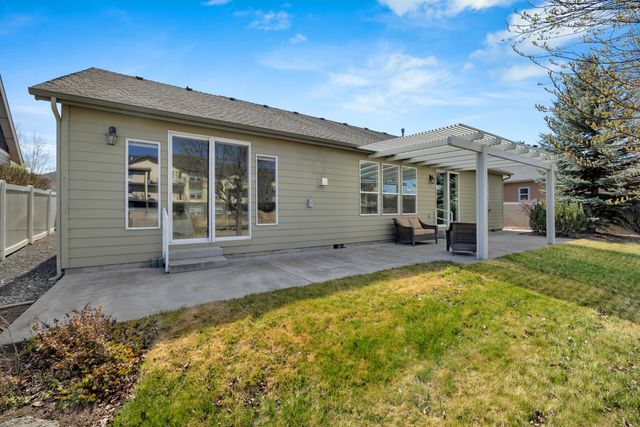 4013 SW Tommy Armour Lane, Redmond, OR 97756