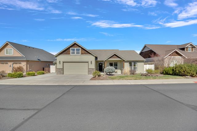 4013 SW Tommy Armour Lane, Redmond, OR 97756