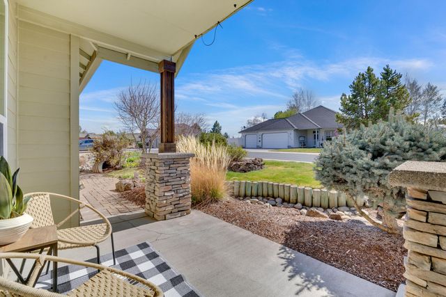 4013 SW Tommy Armour Lane, Redmond, OR 97756