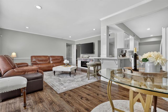 355 N Post Oak Lane 642, Houston, TX 77024