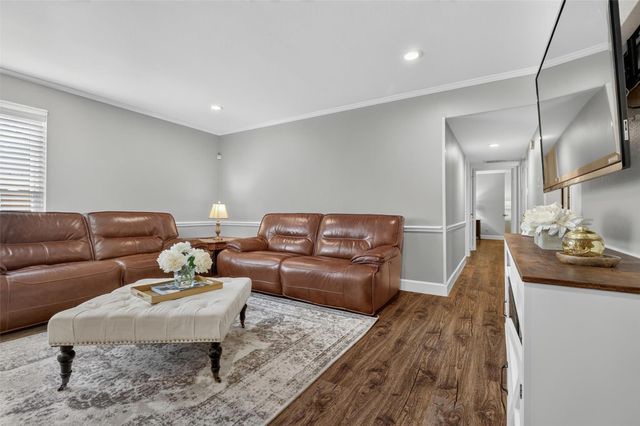 355 N Post Oak Lane 642, Houston, TX 77024