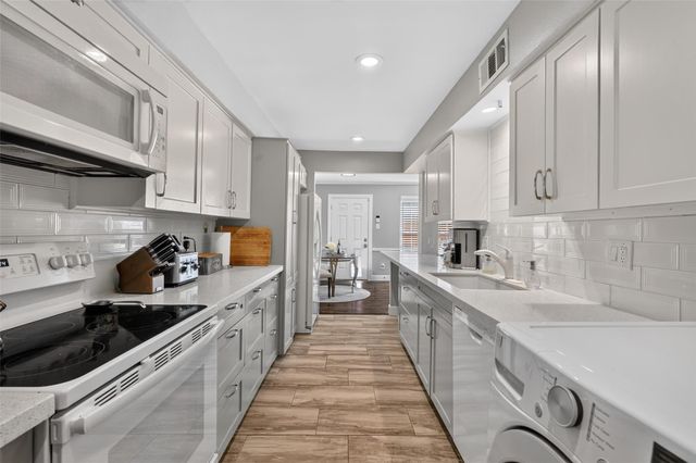 355 N Post Oak Lane 642, Houston, TX 77024