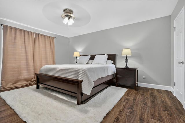 355 N Post Oak Lane 642, Houston, TX 77024