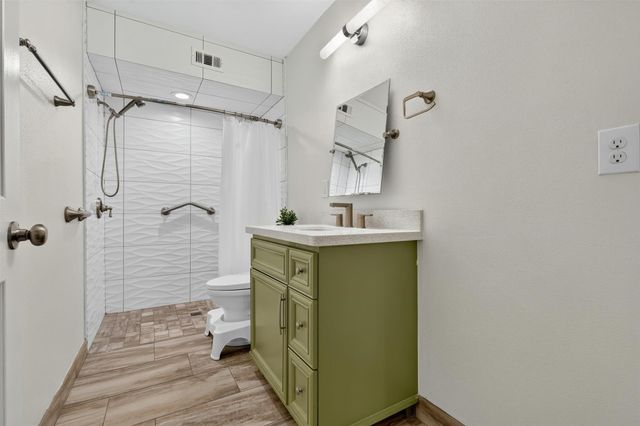 355 N Post Oak Lane 642, Houston, TX 77024