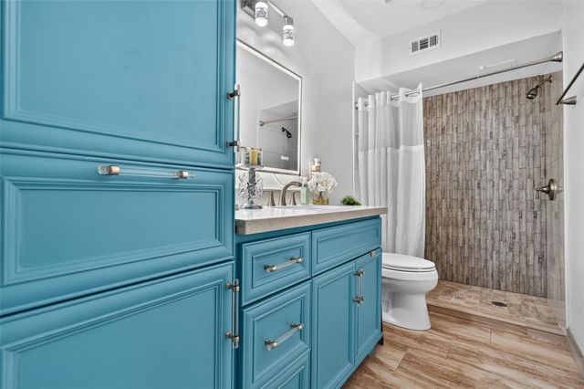 355 N Post Oak Lane 642, Houston, TX 77024