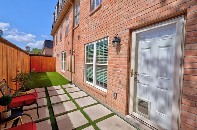 355 N Post Oak Lane 642, Houston, TX 77024