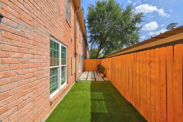 355 N Post Oak Lane 642, Houston, TX 77024