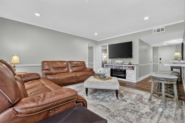 355 N Post Oak Lane 642, Houston, TX 77024