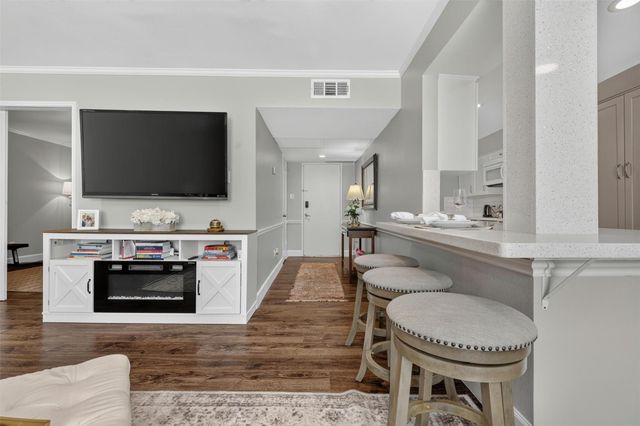 355 N Post Oak Lane 642, Houston, TX 77024