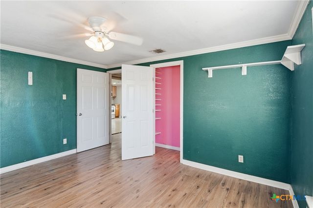 1409 N Heideke Street, Seguin, TX 78155