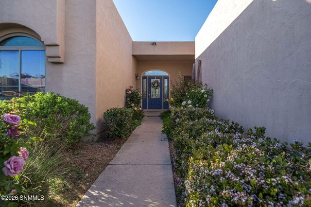 293 Wall Avenue, Las Cruces, NM 88001