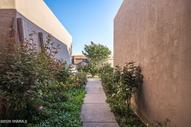 293 Wall Avenue, Las Cruces, NM 88001