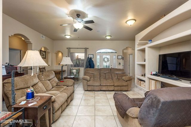 293 Wall Avenue, Las Cruces, NM 88001