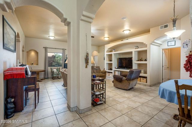 293 Wall Avenue, Las Cruces, NM 88001