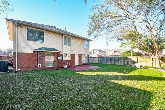 12311 Grove Meadow Drive, Stafford, TX 77477
