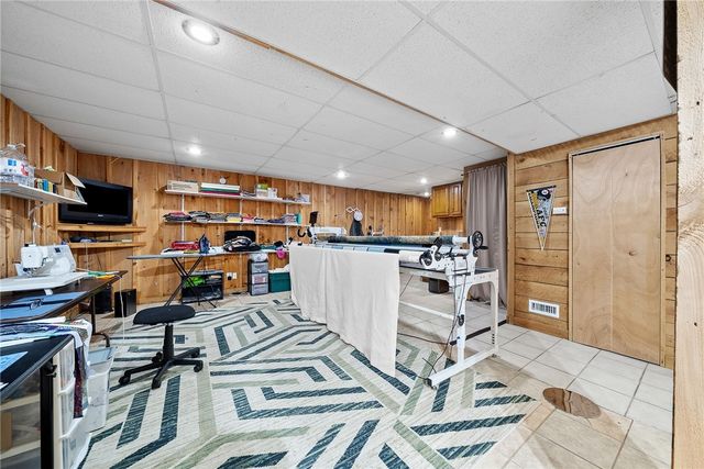 208 Hickory Knolls, Slippery Rock Twp, PA 16057