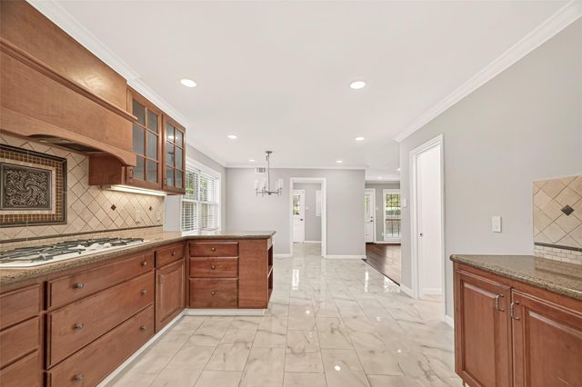 418 N Wilcrest Drive, Houston, TX 77079