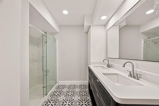 418 N Wilcrest Drive, Houston, TX 77079
