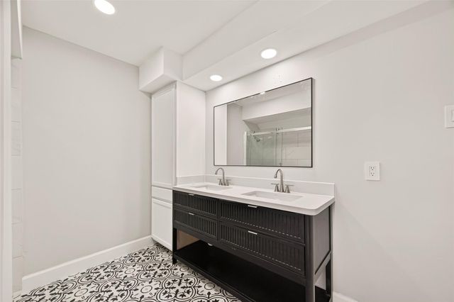 418 N Wilcrest Drive, Houston, TX 77079