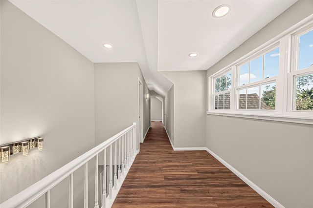 418 N Wilcrest Drive, Houston, TX 77079