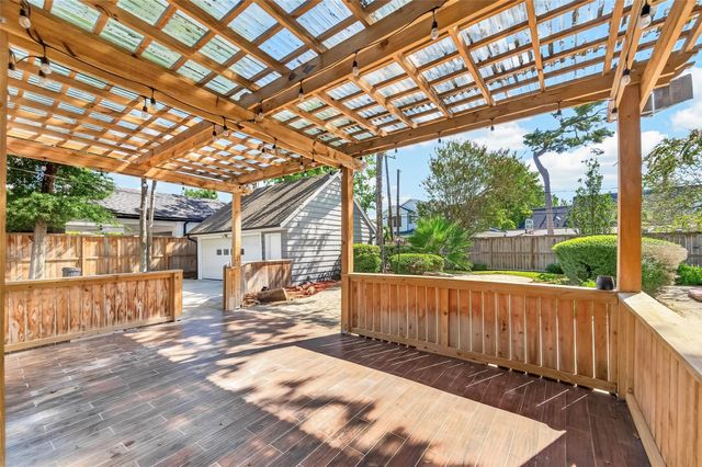 418 N Wilcrest Drive, Houston, TX 77079