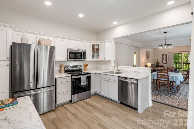 29 Little Cedar Court, Asheville, NC 28805