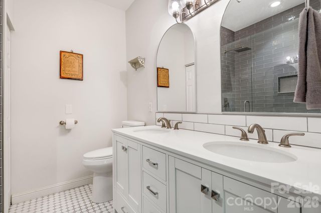 29 Little Cedar Court, Asheville, NC 28805