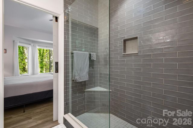 29 Little Cedar Court, Asheville, NC 28805