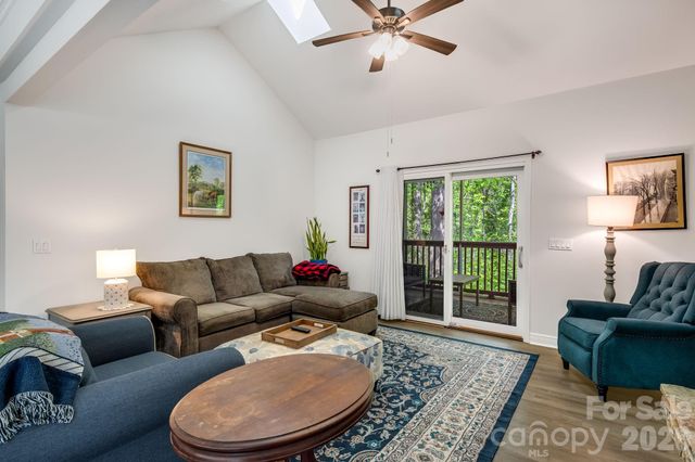 29 Little Cedar Court, Asheville, NC 28805