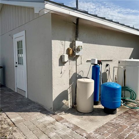 5142 19th CT SW, Naples, FL 34116