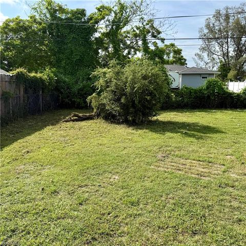 5142 19th CT SW, Naples, FL 34116
