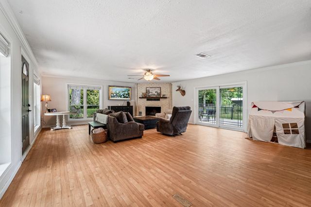 15191 Mcrae Lake, Conroe, TX 77303