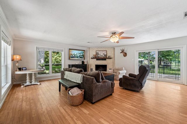 15191 Mcrae Lake, Conroe, TX 77303