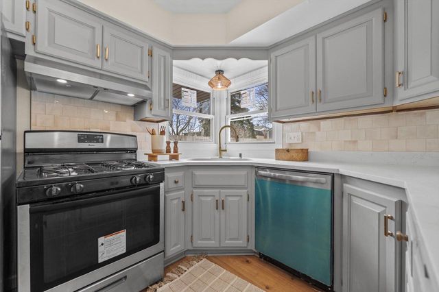 3323 S 91st STREET, Milwaukee, WI 53227