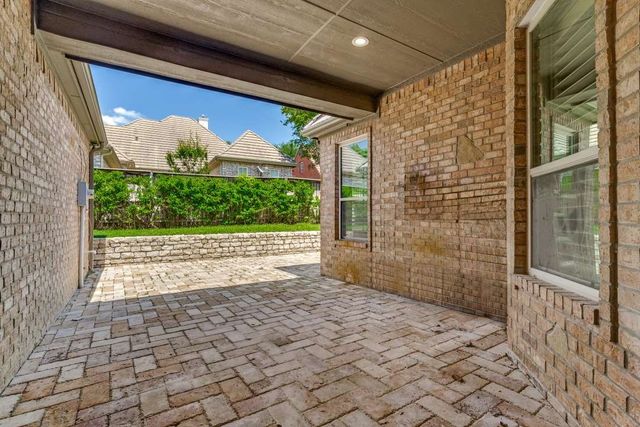 6705 Medinah Drive, Fort Worth, TX 76132