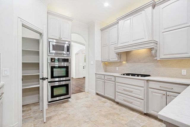 6705 Medinah Drive, Fort Worth, TX 76132