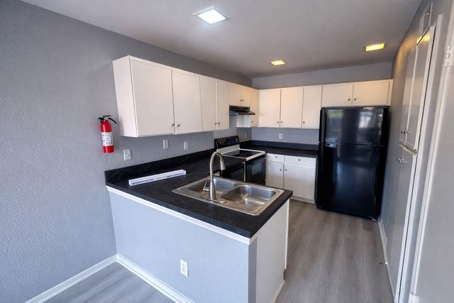 551 Ranch Trail 197, Irving, TX 75063