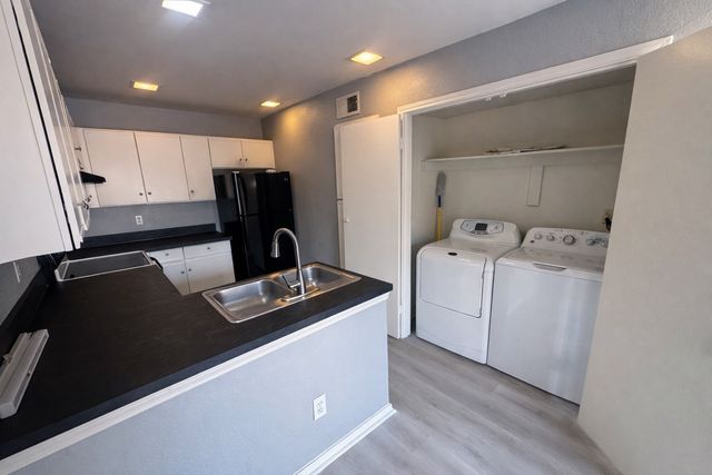 551 Ranch Trail 197, Irving, TX 75063