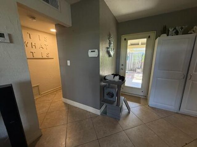 2713 NE 33RD Avenue 1-2, Fort Lauderdale, FL 33308