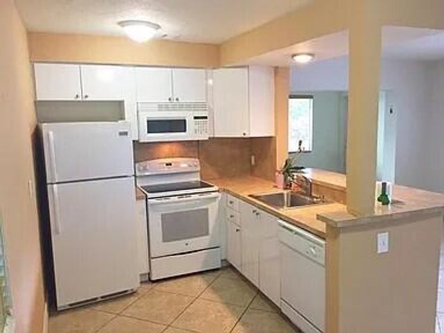 2713 NE 33RD Avenue 1-2, Fort Lauderdale, FL 33308